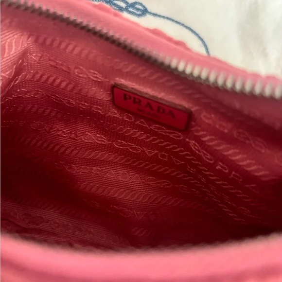 Prada Hobo Tessuto Gaufre with Saffiano - Picture 7 of 10